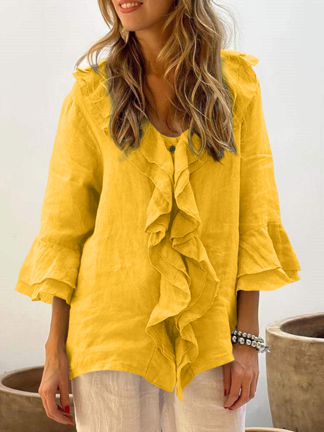 Nadine | Elegant Bluse med Klokkearmer og Volanger