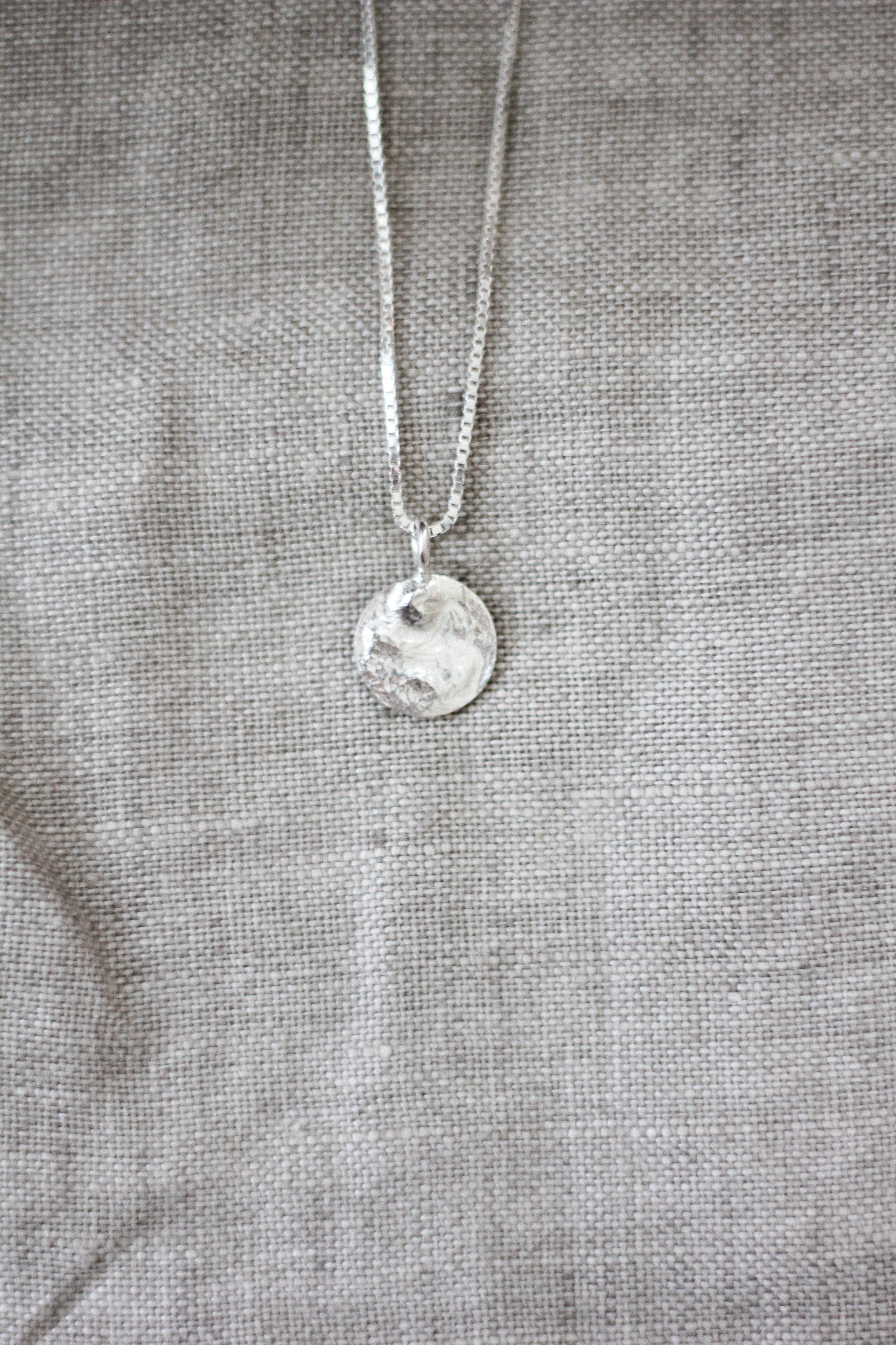 Wave necklace around
