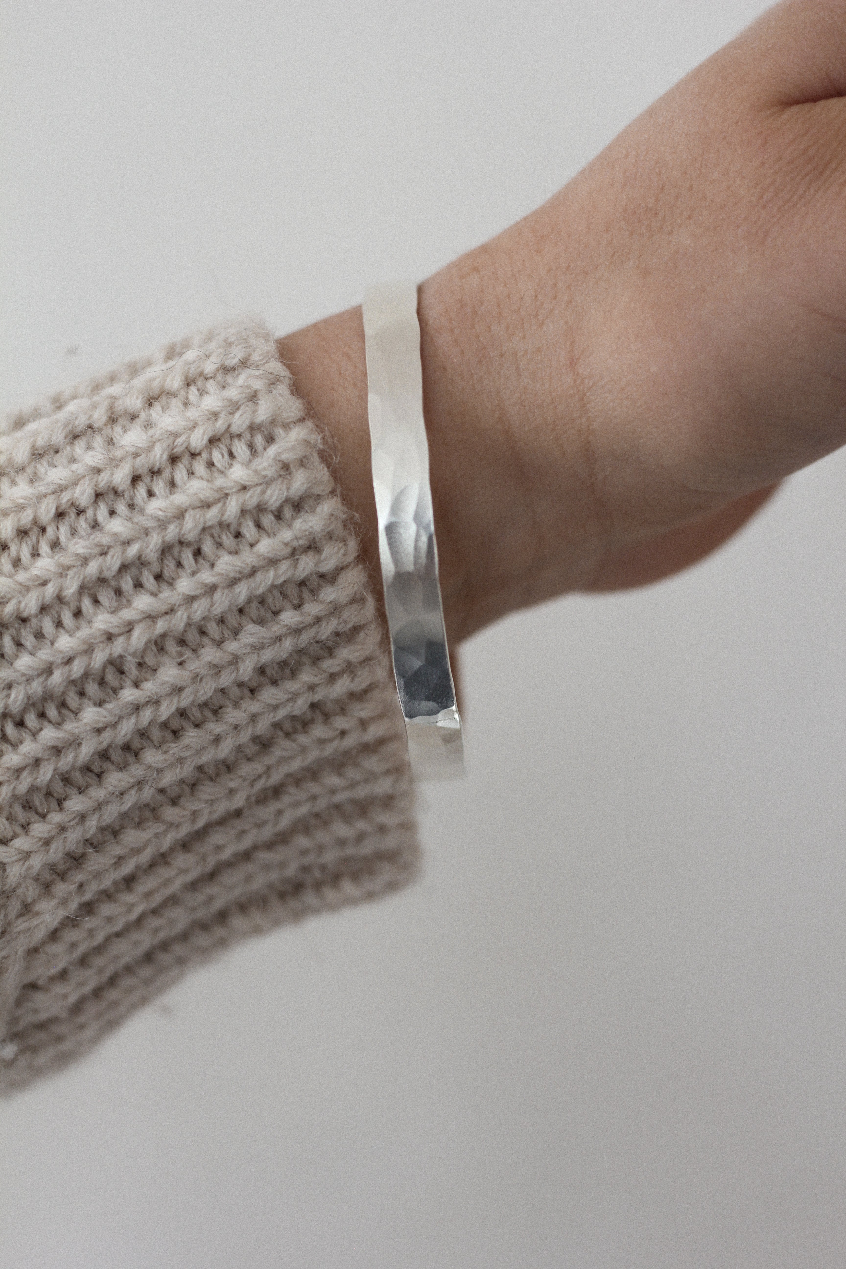 Dew bangle