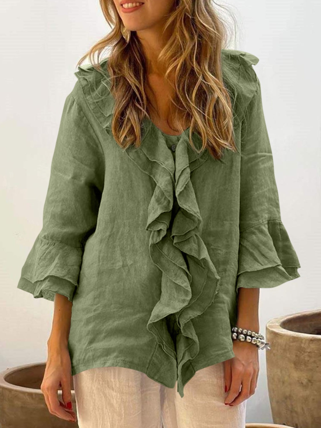 Nadine | Elegant Bluse med Klokkearmer og Volanger