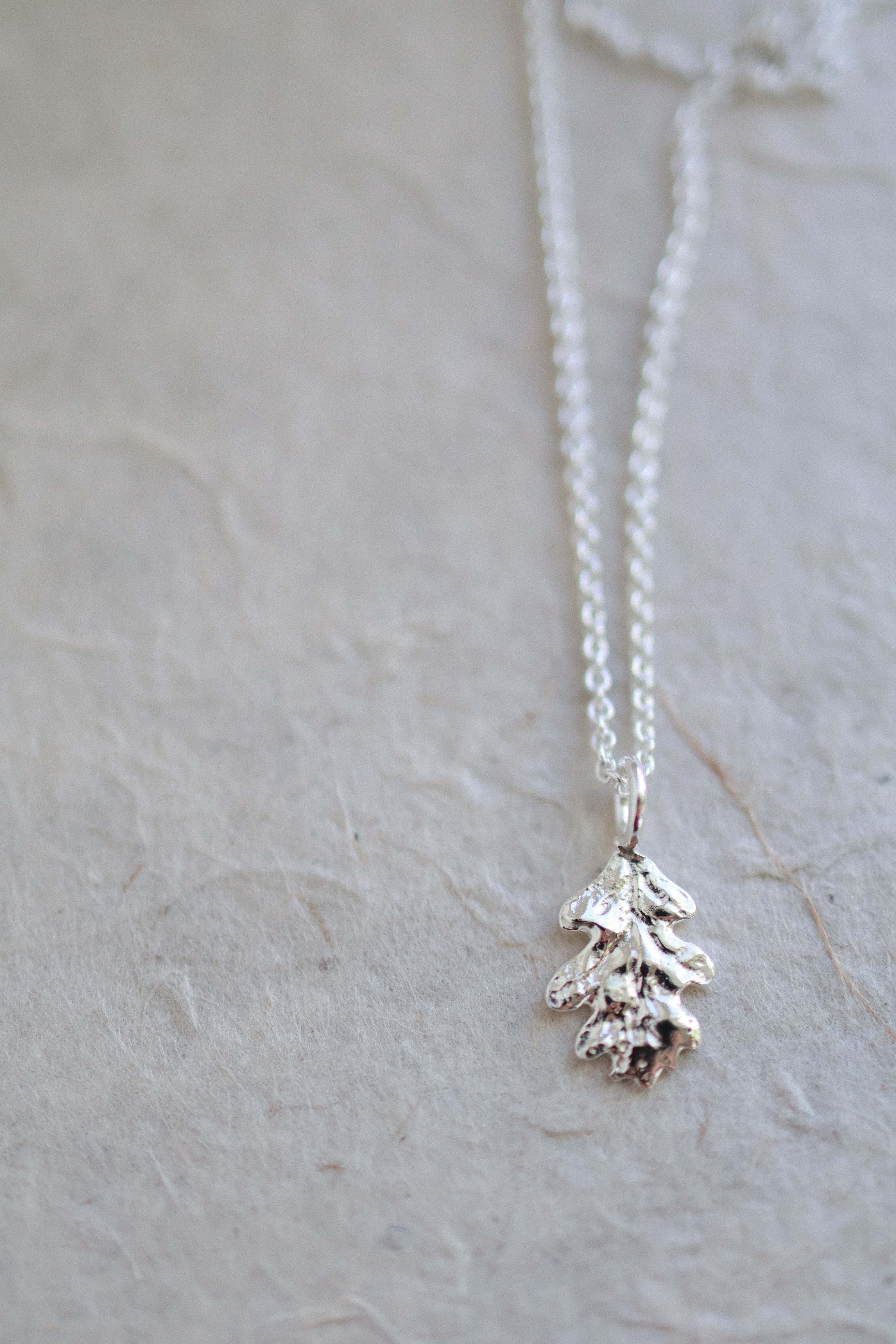 Oak necklace small