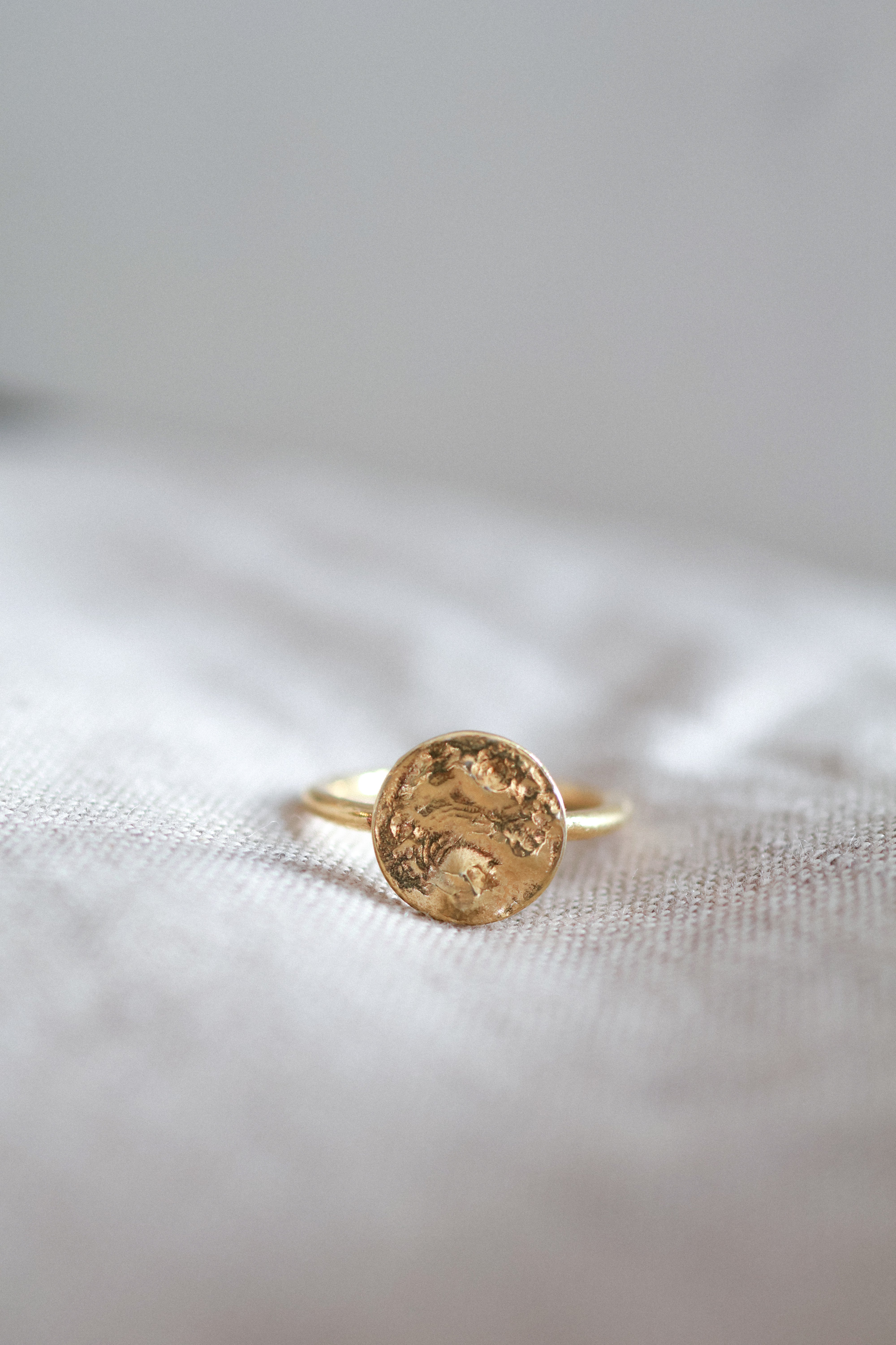 Wave ring round