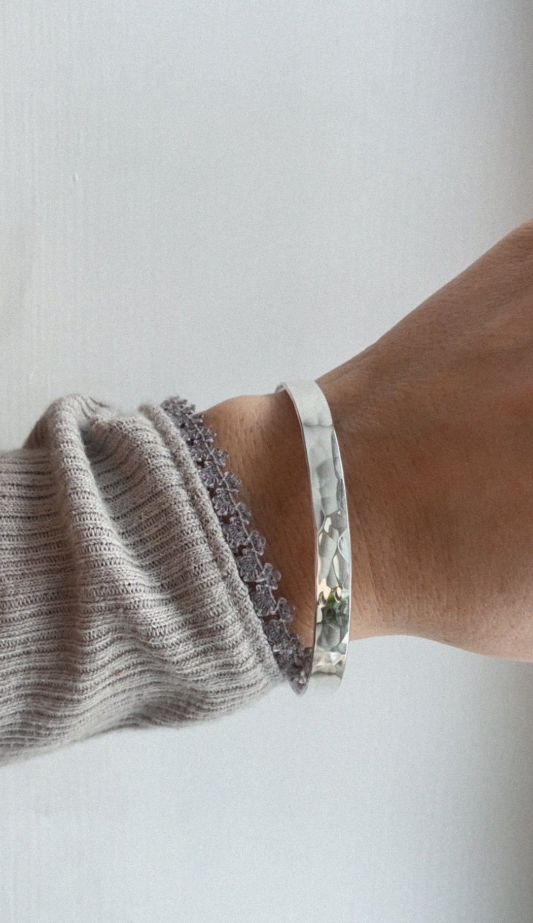 Dew bangle