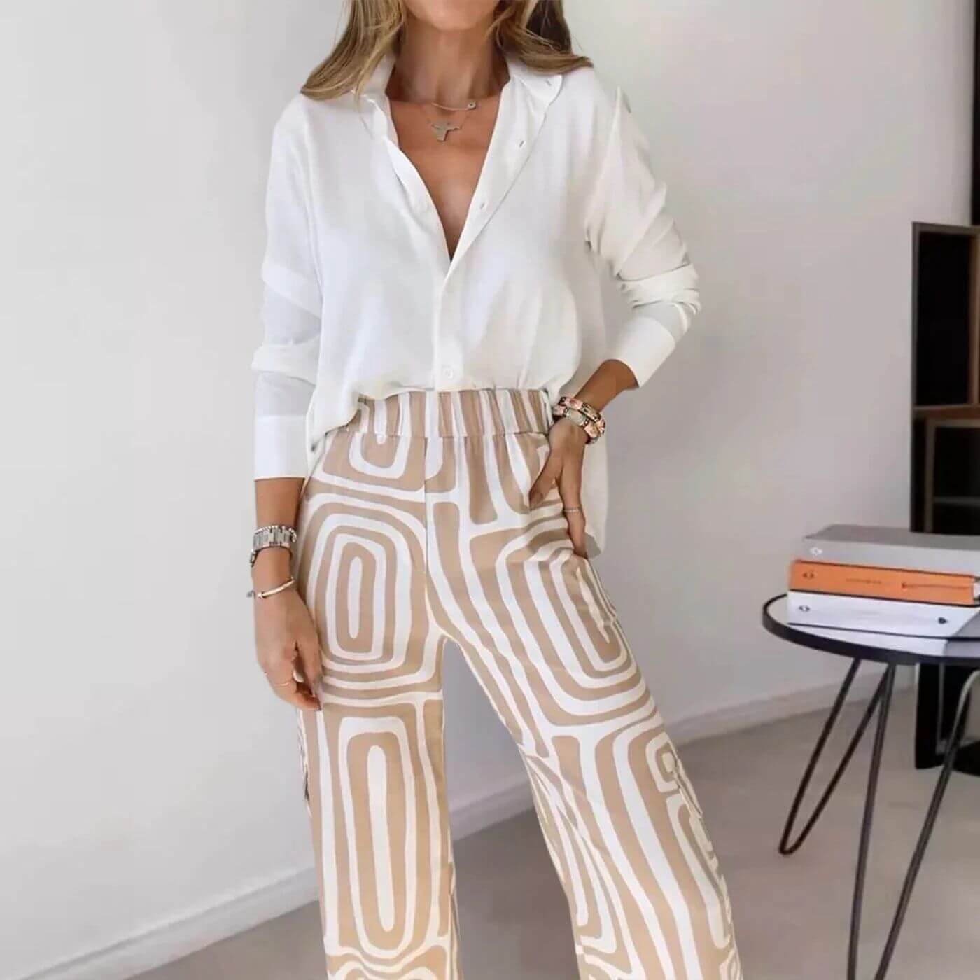 Elisabeth | Stilfull Bluse- og Bukse-sett med Belte