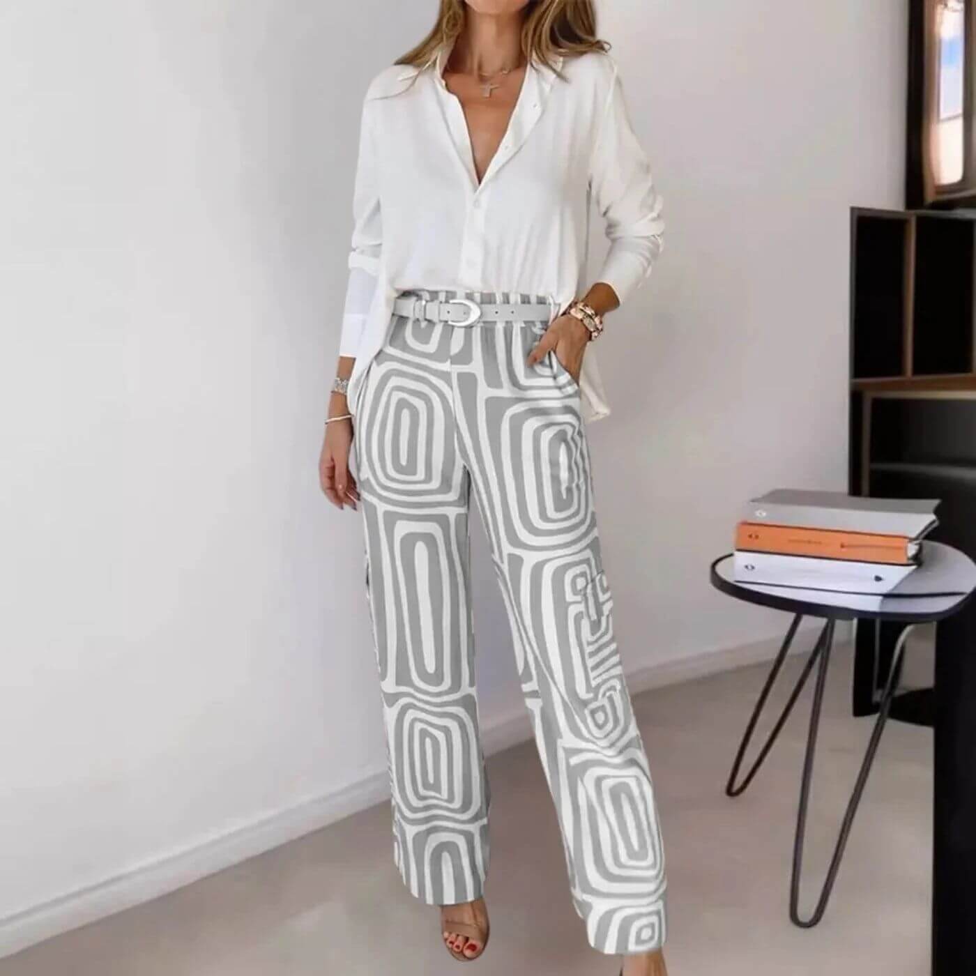 Elisabeth | Stilfull Bluse- og Bukse-sett med Belte