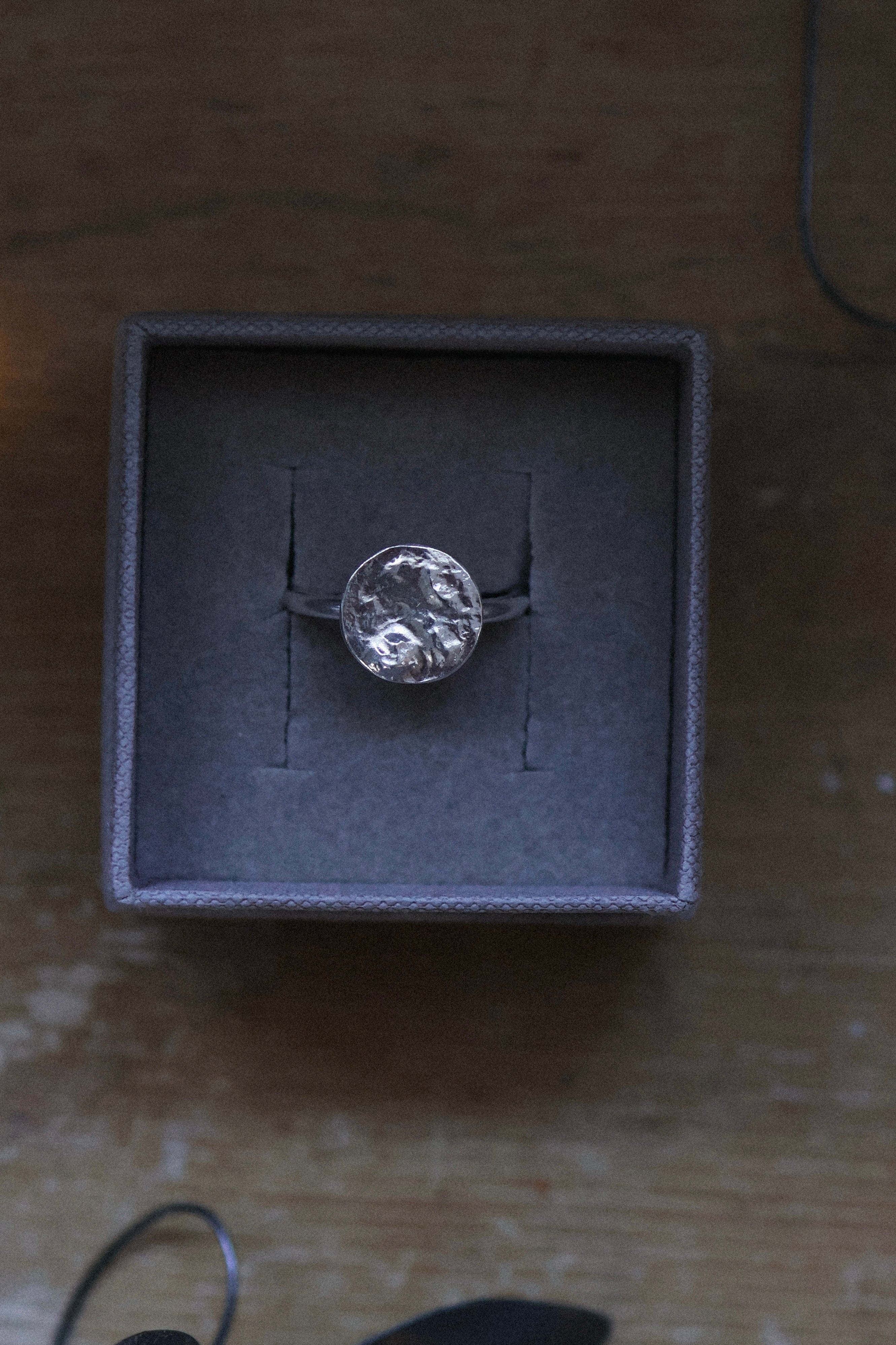 Wave ring round