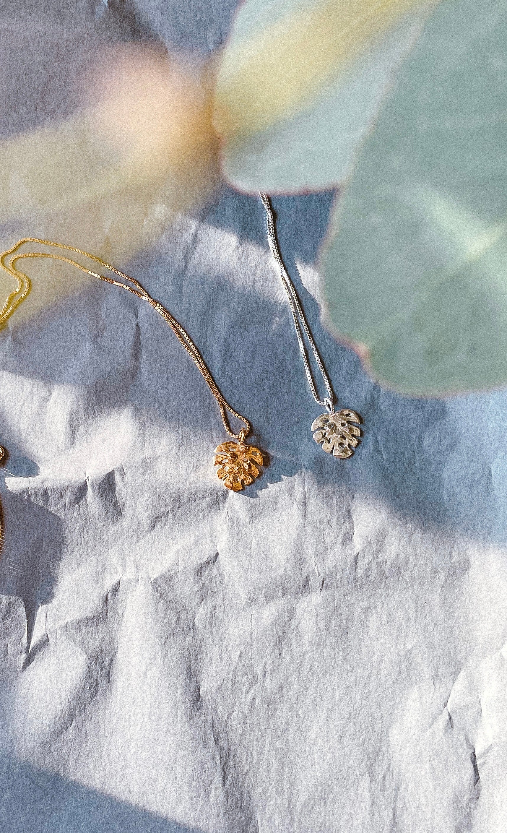 Monstera necklace