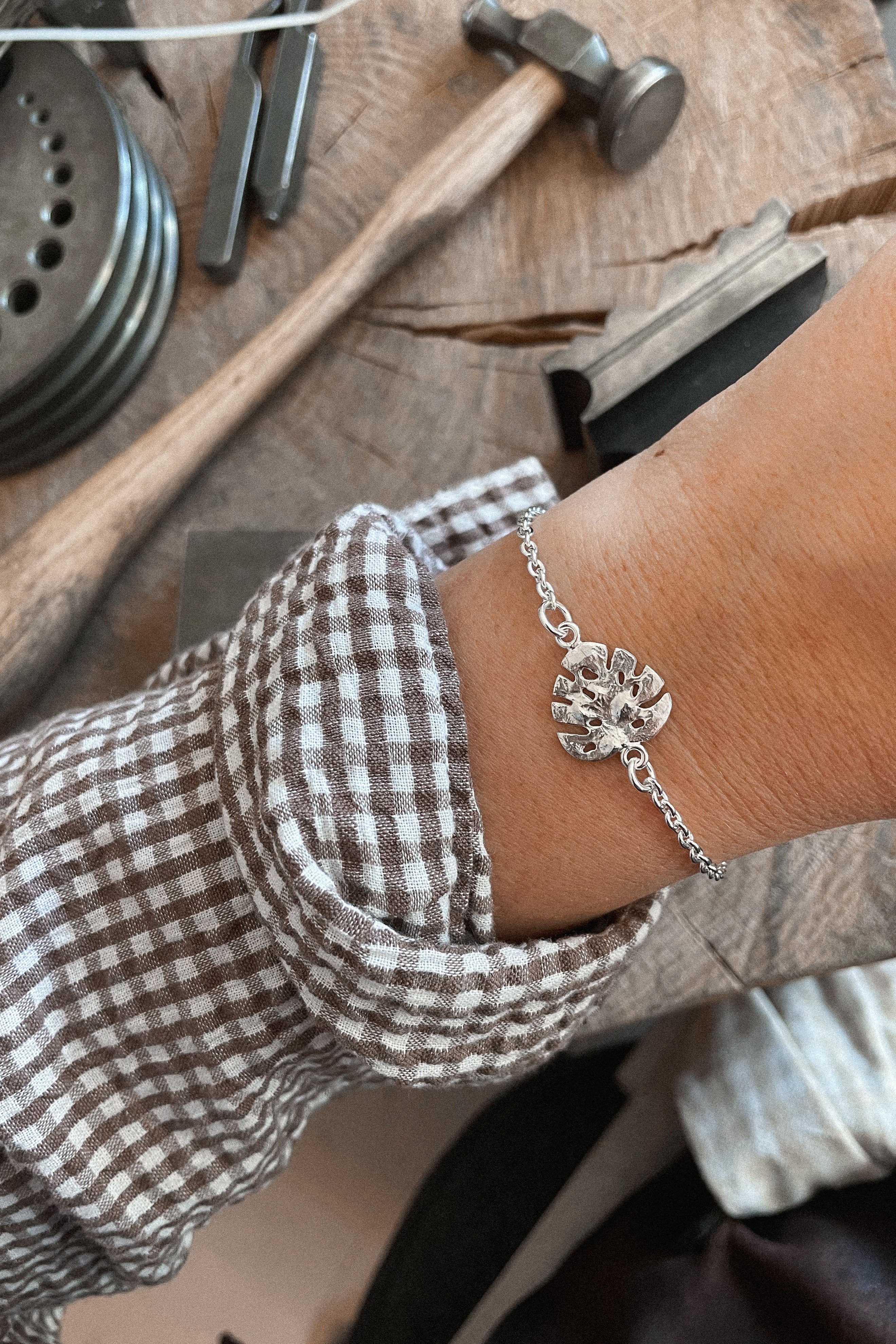 Monstera bracelet