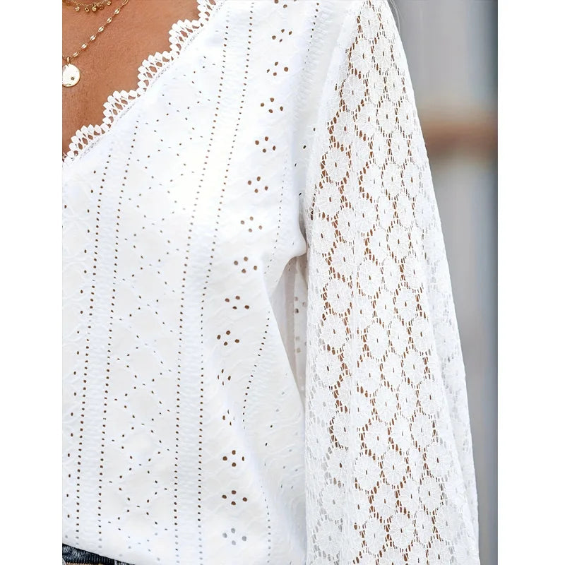 Lillehvit | Brodert Bluse