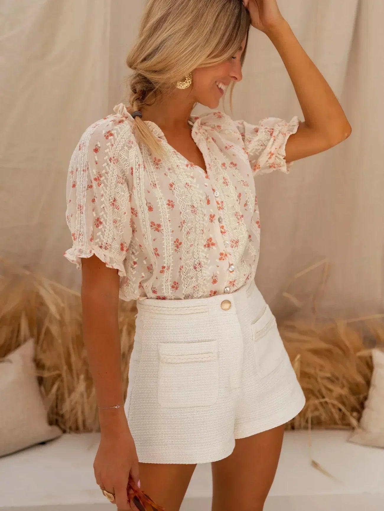 Elina | Blomsterbluse med Sommerlig Sjarm